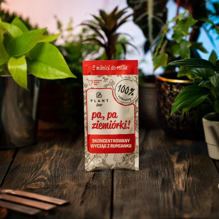 Skoncentrowany wyciąg z rumianku Plant Lover Pa, Pa Ziemiórki 50 ml wspiera ochronę roślin doniczkowych przed szkodnikami.